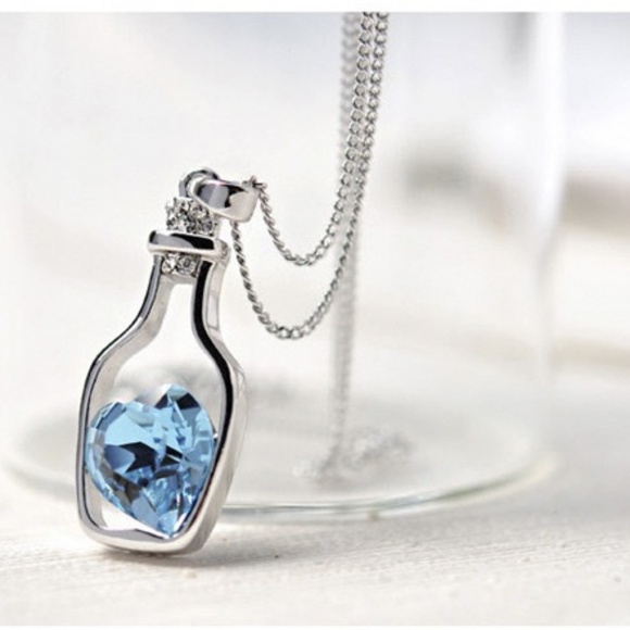 Brand new necklace with Love Drift wine perfume bottle pendant. Blue - Picture 4 of 8